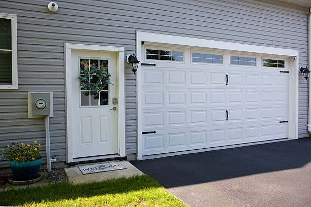 24/7 Emergency Garage Door Panel Replacement experts in Cross Plains, WI